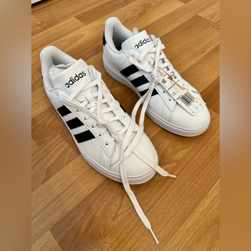 Adidas Grand Court 2.0 sneakers-Women’s size 8.5- Brand New